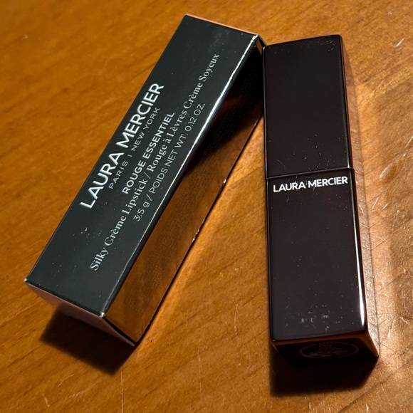 Laura Mercier Rouge Essentiel Silky Creme Lipstick Nude Naturel - Picture 3 of 16